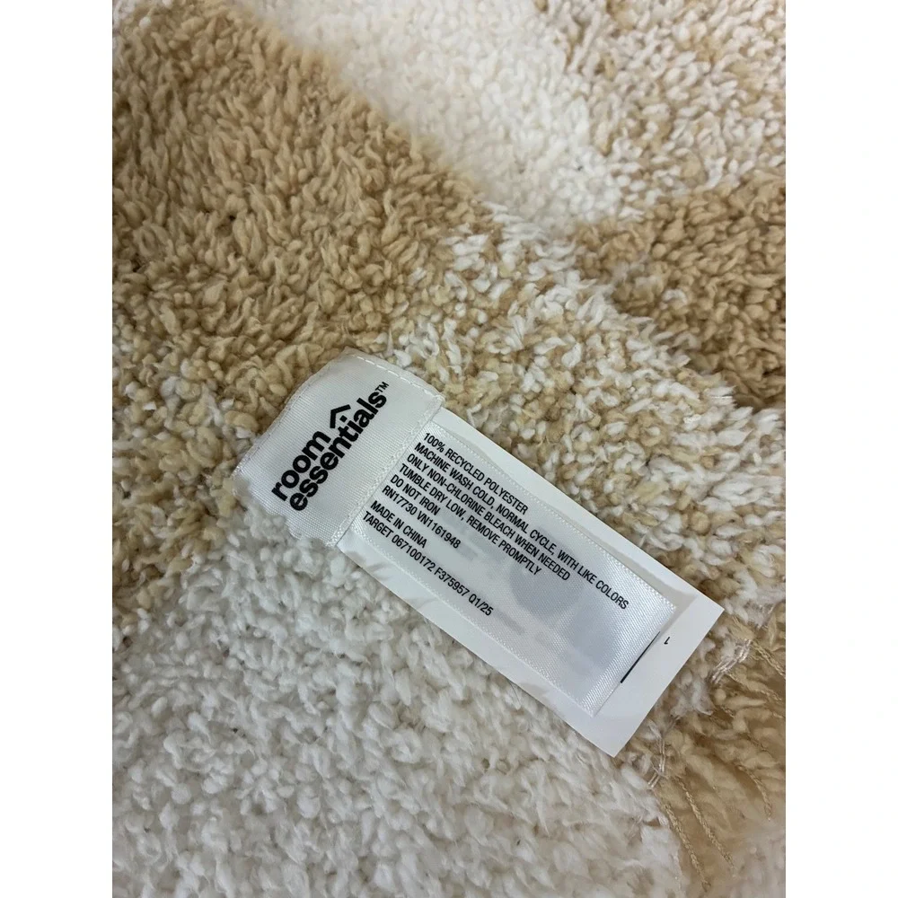Room Essentials Tan White Checkered Plush Throw Blanket Fringed‎